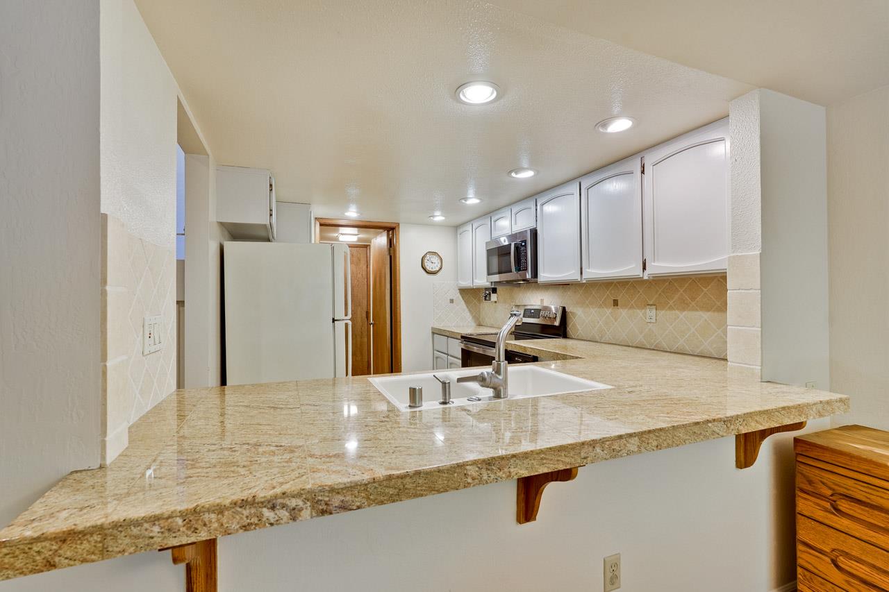 Detail Gallery Image 8 of 28 For 1132 Cherryview Ln, San Jose,  CA 95118 - 3 Beds | 2/1 Baths