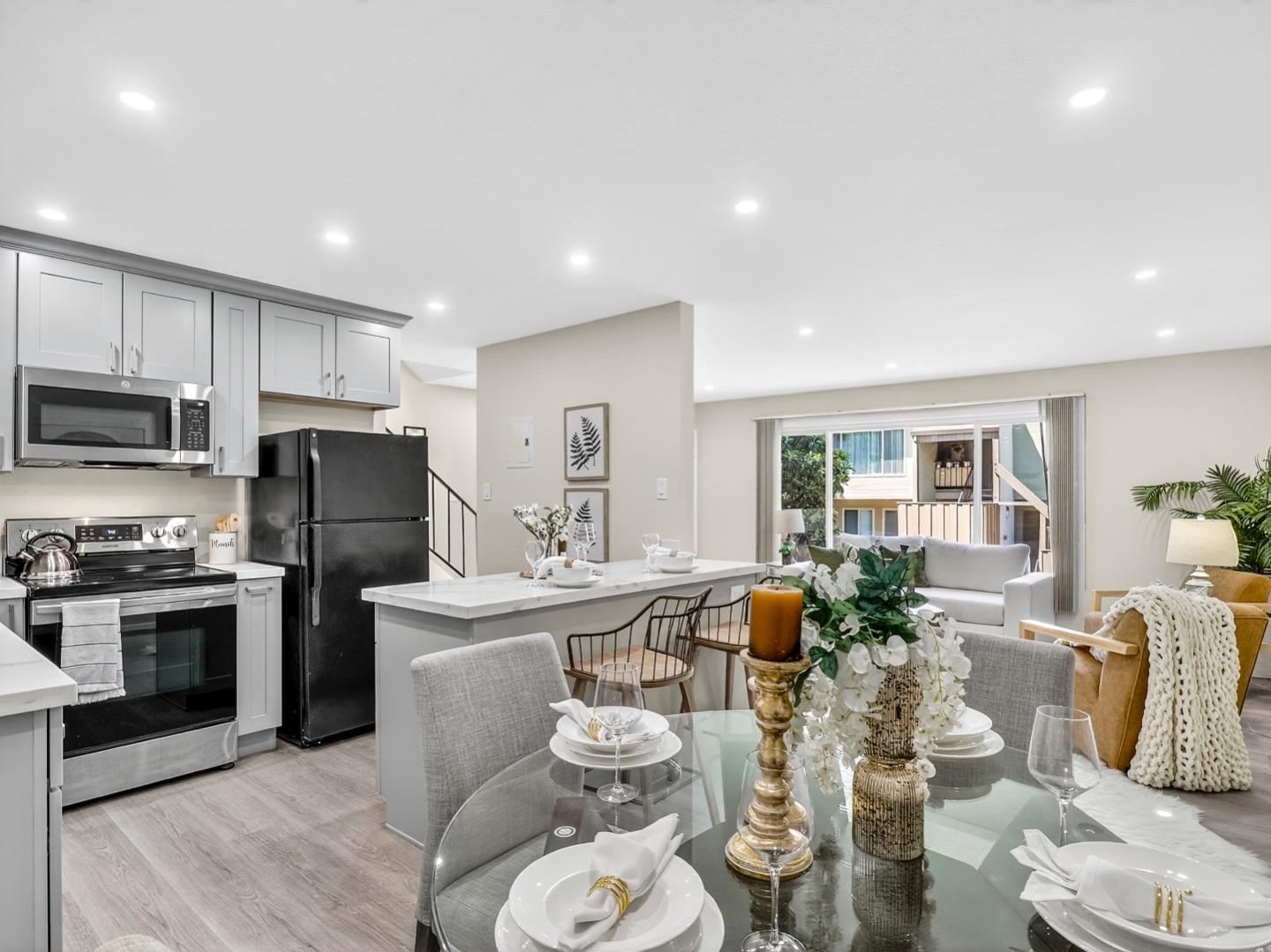 Detail Gallery Image 12 of 42 For 380 Auburn Way #6,  San Jose,  CA 95129 - 2 Beds | 1/1 Baths