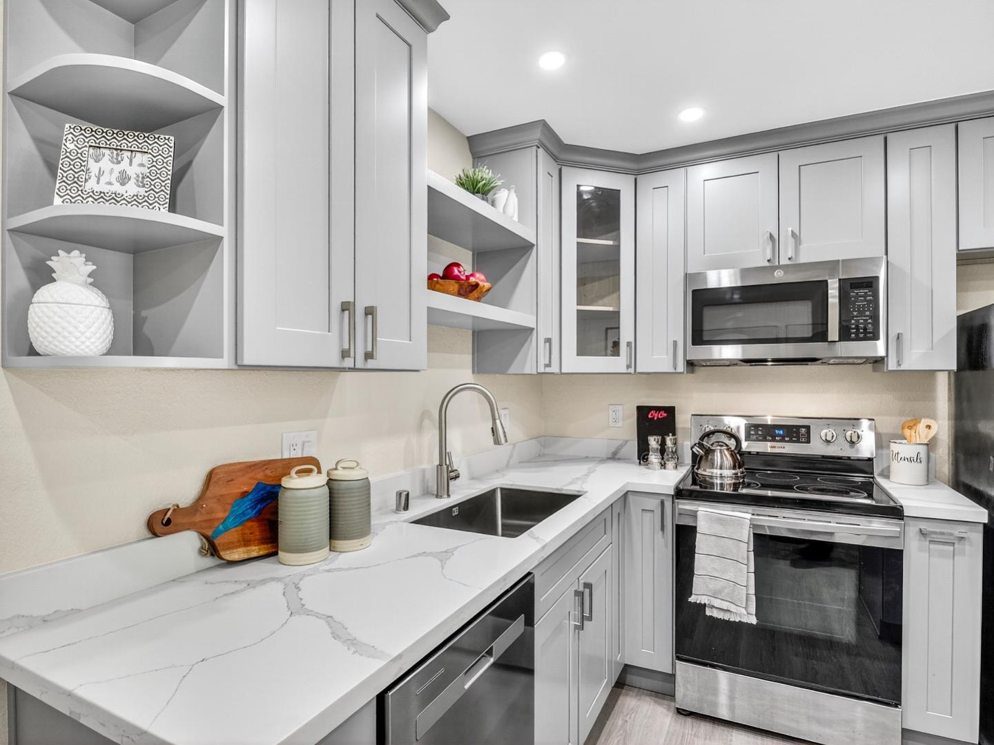 Detail Gallery Image 15 of 42 For 380 Auburn Way #6,  San Jose,  CA 95129 - 2 Beds | 1/1 Baths