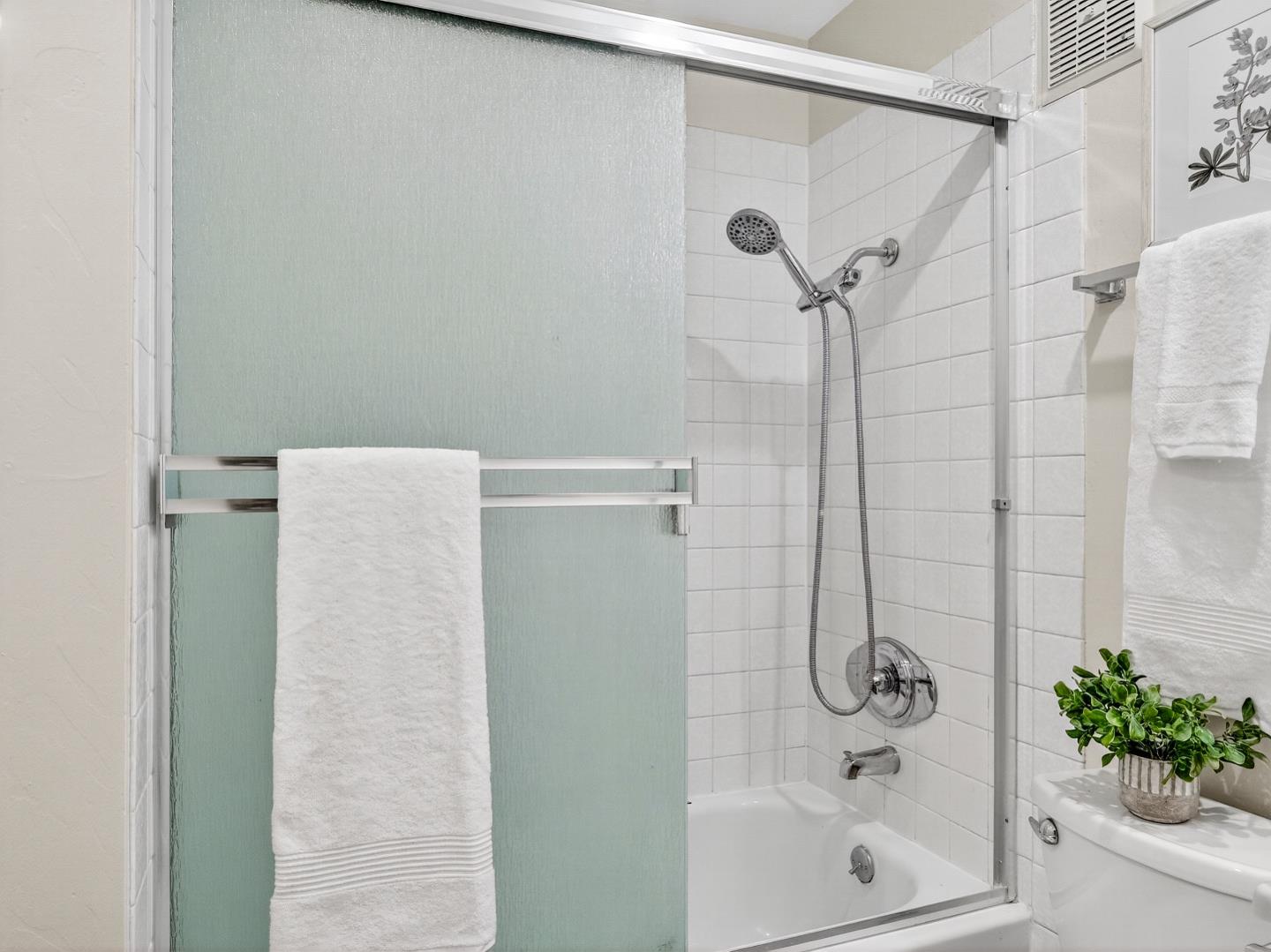Detail Gallery Image 32 of 42 For 380 Auburn Way #6,  San Jose,  CA 95129 - 2 Beds | 1/1 Baths