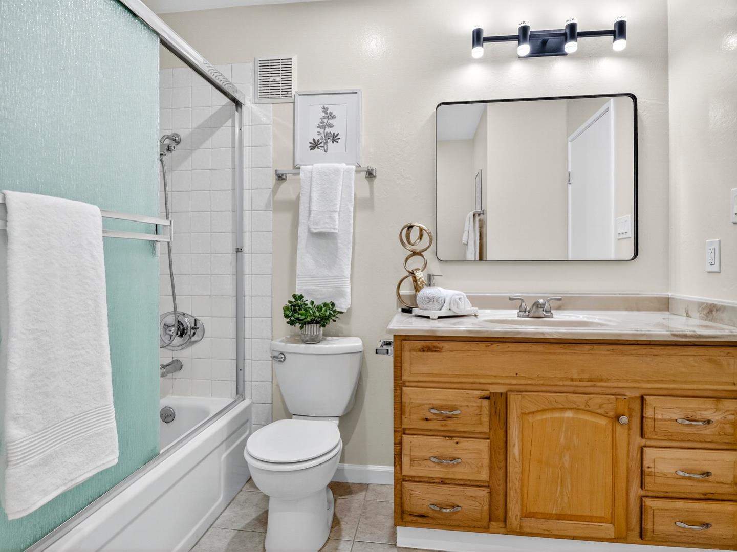 Detail Gallery Image 33 of 42 For 380 Auburn Way #6,  San Jose,  CA 95129 - 2 Beds | 1/1 Baths