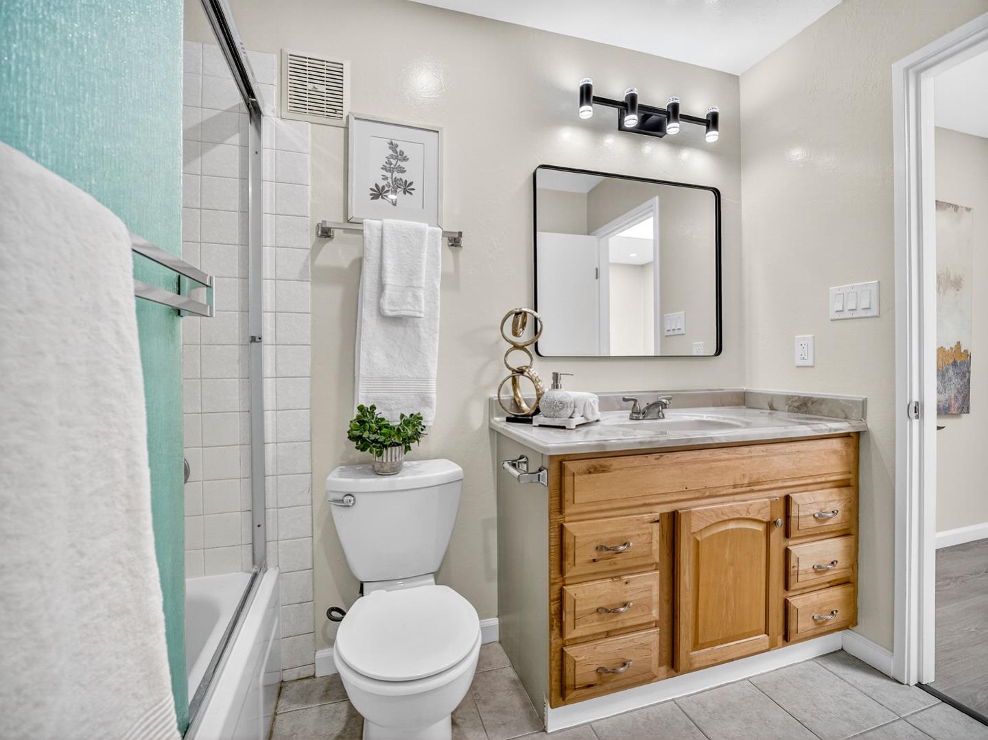 Detail Gallery Image 34 of 42 For 380 Auburn Way #6,  San Jose,  CA 95129 - 2 Beds | 1/1 Baths