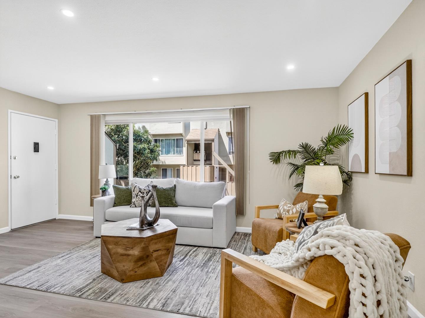 Detail Gallery Image 8 of 42 For 380 Auburn Way #6,  San Jose,  CA 95129 - 2 Beds | 1/1 Baths
