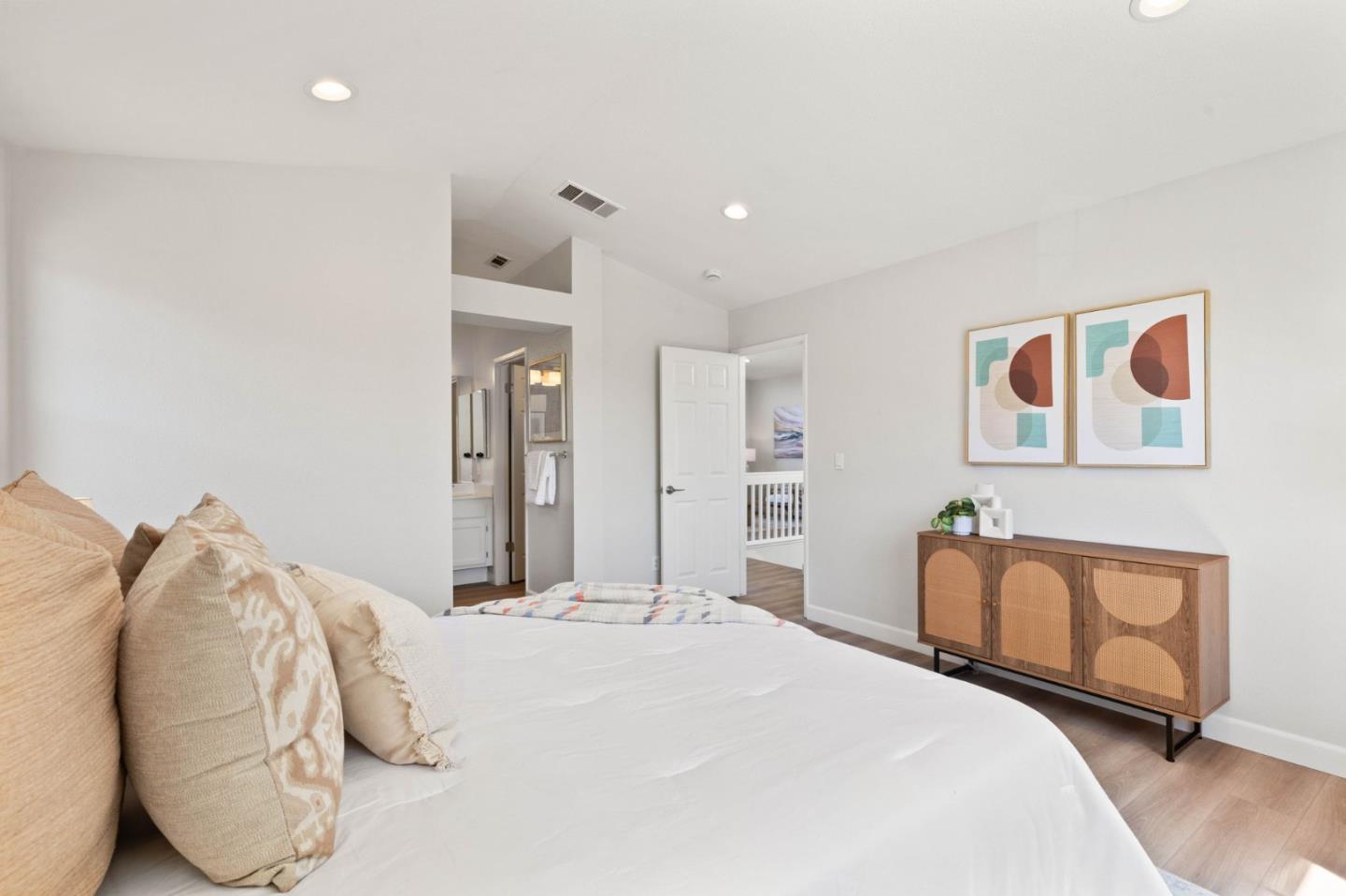 Detail Gallery Image 11 of 32 For 5458 Andromeda Cir, Fremont,  CA 94538 - 3 Beds | 2/1 Baths