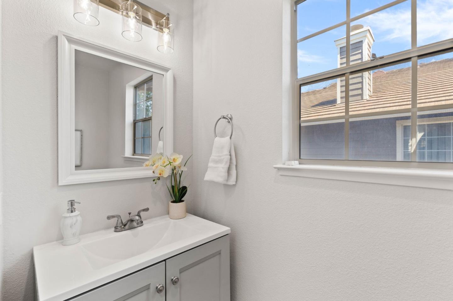 Detail Gallery Image 19 of 32 For 5458 Andromeda Cir, Fremont,  CA 94538 - 3 Beds | 2/1 Baths