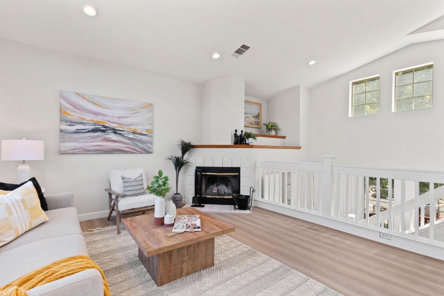 Detail Gallery Image 3 of 32 For 5458 Andromeda Cir, Fremont,  CA 94538 - 3 Beds | 2/1 Baths