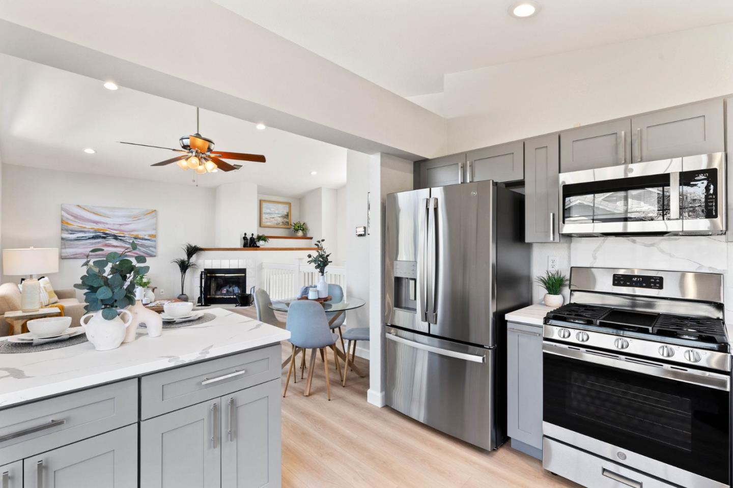 Detail Gallery Image 6 of 32 For 5458 Andromeda Cir, Fremont,  CA 94538 - 3 Beds | 2/1 Baths