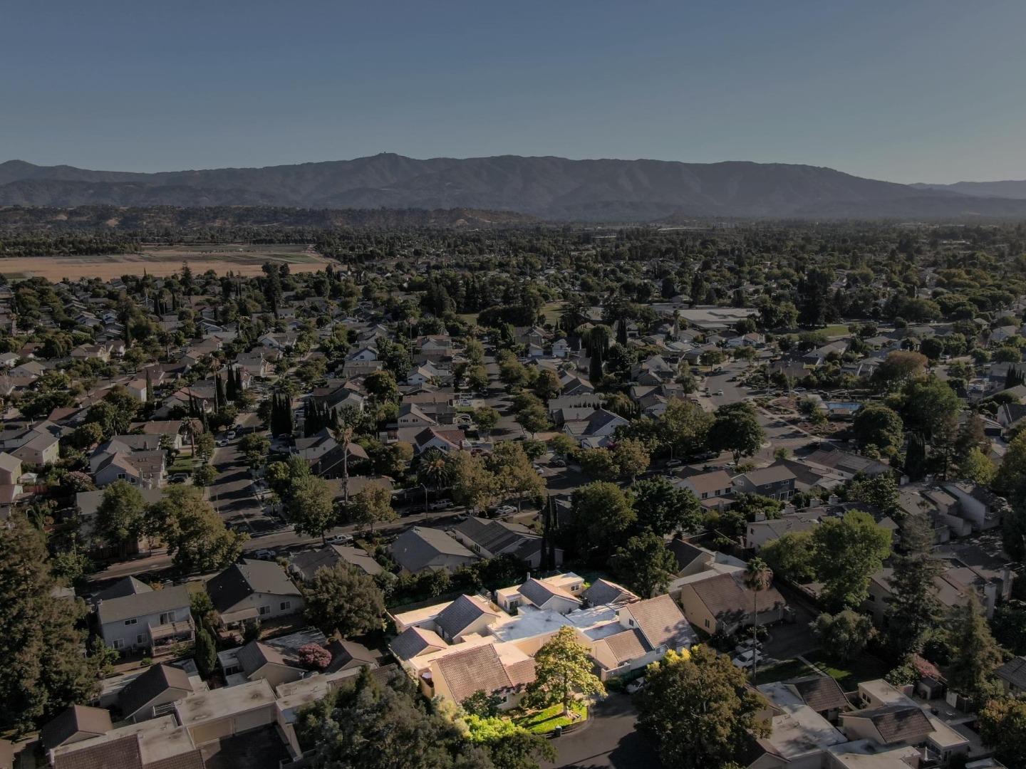 Detail Gallery Image 3 of 65 For 226 Truckee Ln, San Jose,  CA 95136 - 3 Beds | 2 Baths