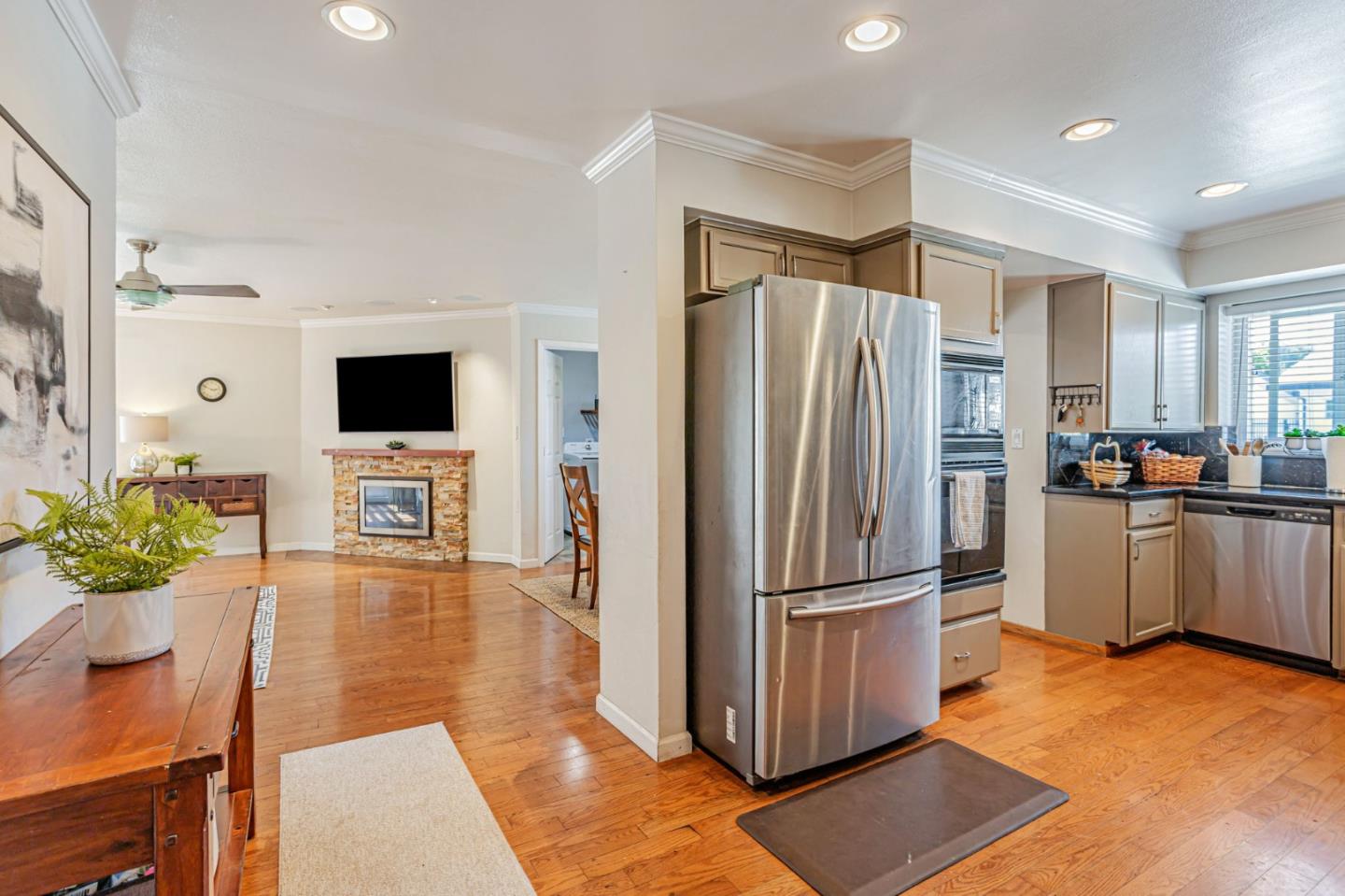 Detail Gallery Image 11 of 47 For 4009 Rondeau Dr, San Jose,  CA 95124 - 3 Beds | 2 Baths