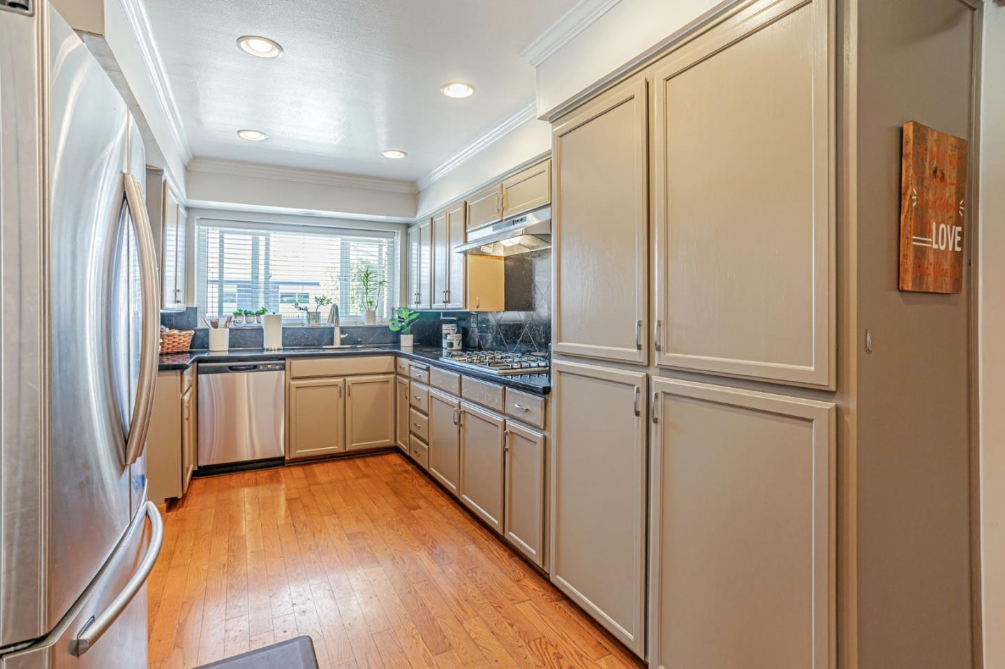 Detail Gallery Image 13 of 47 For 4009 Rondeau Dr, San Jose,  CA 95124 - 3 Beds | 2 Baths