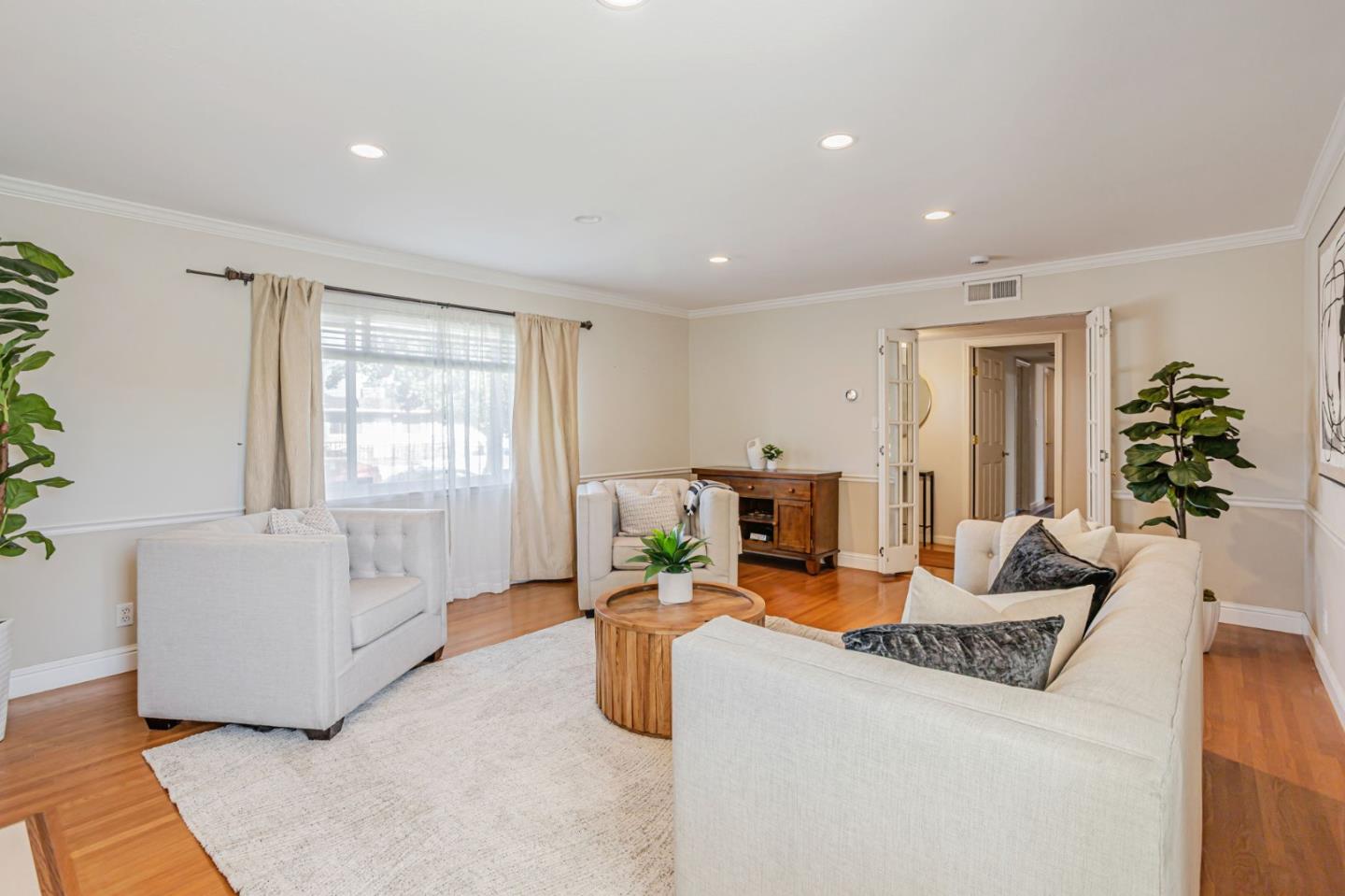 Detail Gallery Image 6 of 47 For 4009 Rondeau Dr, San Jose,  CA 95124 - 3 Beds | 2 Baths