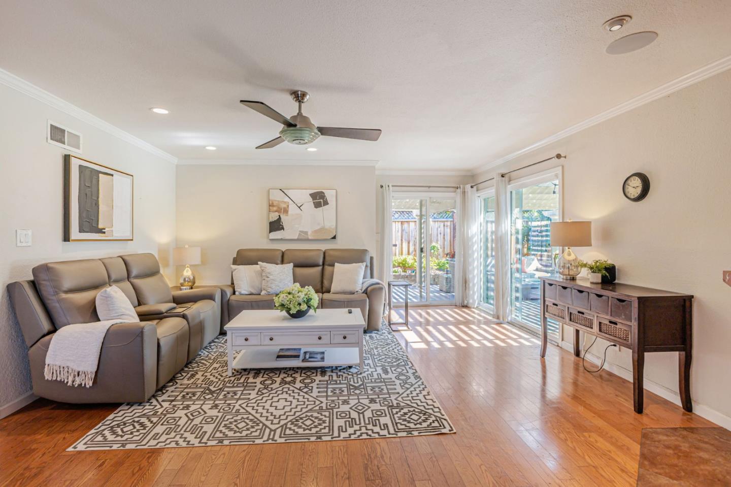 Detail Gallery Image 8 of 47 For 4009 Rondeau Dr, San Jose,  CA 95124 - 3 Beds | 2 Baths