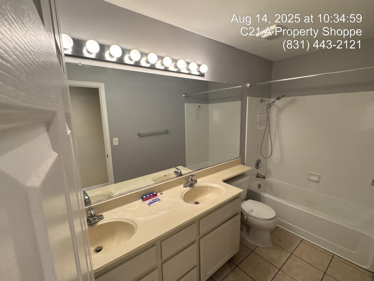 Detail Gallery Image 12 of 19 For 1918 Newcastle Dr, Salinas,  CA 93906 - 4 Beds | 2 Baths