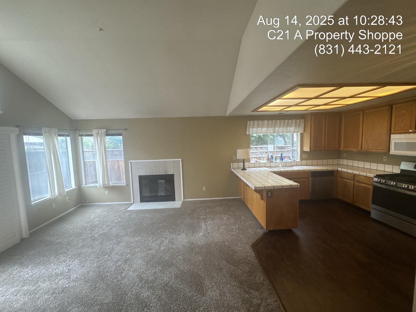 Detail Gallery Image 14 of 19 For 1918 Newcastle Dr, Salinas,  CA 93906 - 4 Beds | 2 Baths
