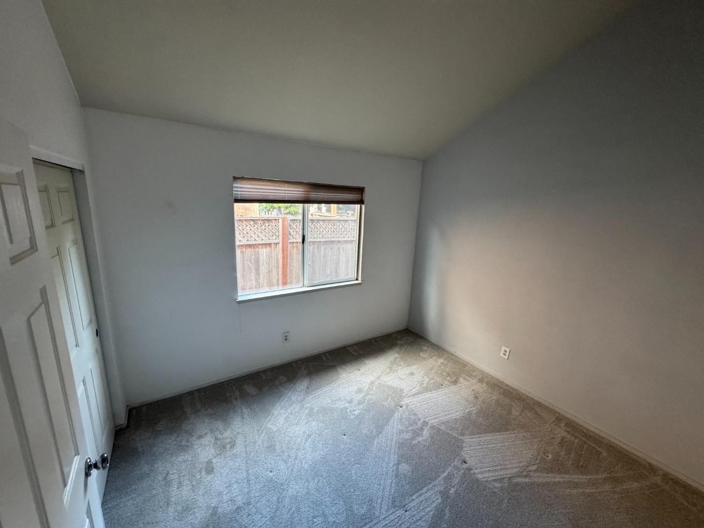 Detail Gallery Image 26 of 42 For 1918 Newcastle Dr, Salinas,  CA 93906 - 4 Beds | 2 Baths