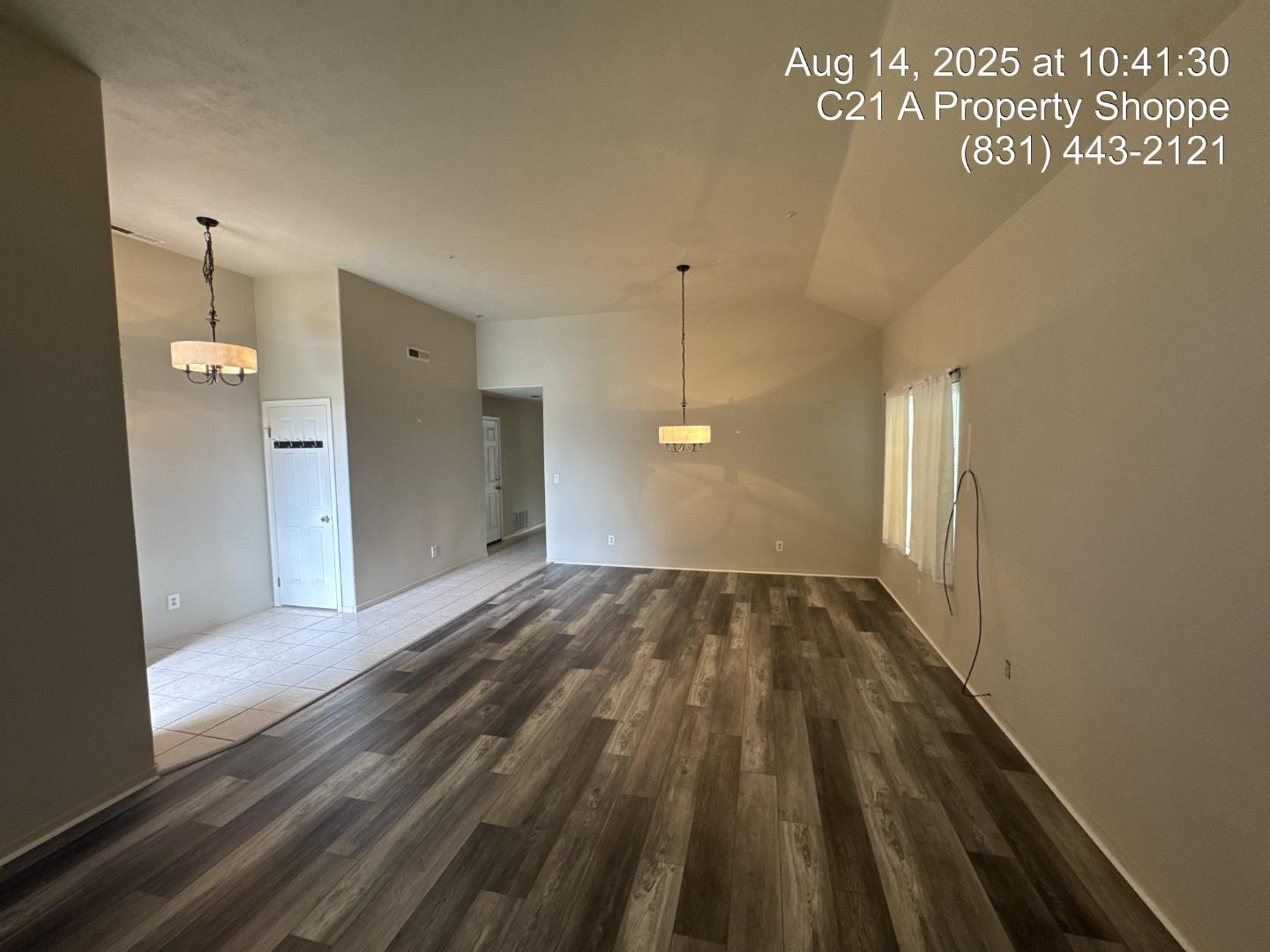 Detail Gallery Image 3 of 19 For 1918 Newcastle Dr, Salinas,  CA 93906 - 4 Beds | 2 Baths