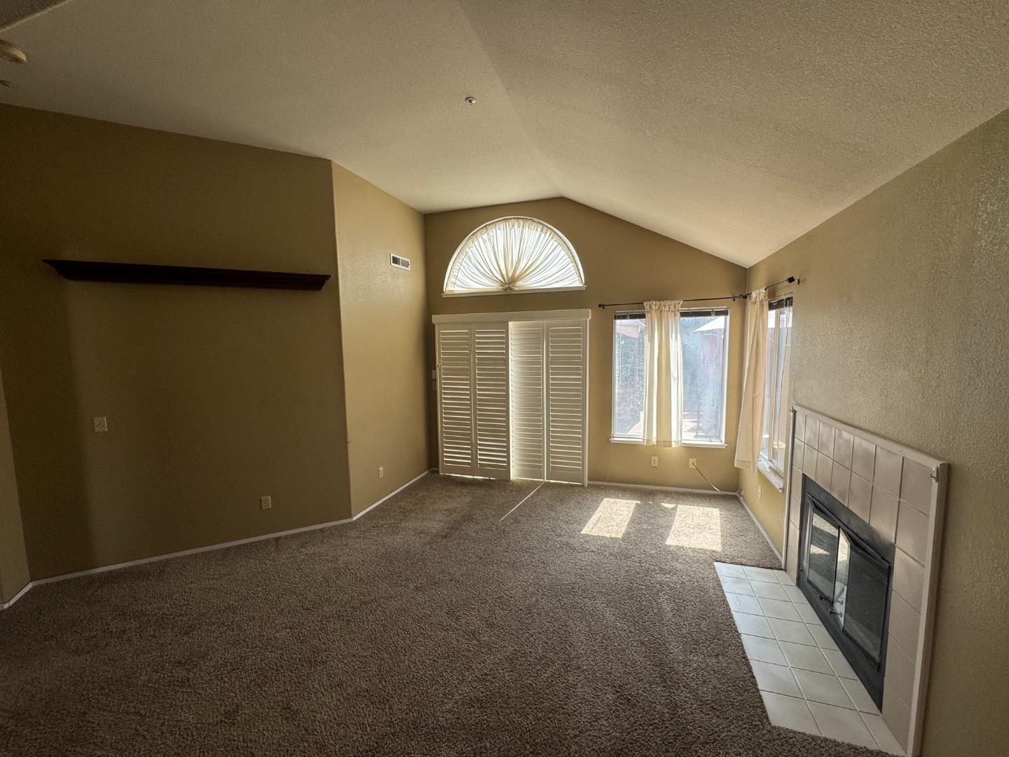 Detail Gallery Image 34 of 42 For 1918 Newcastle Dr, Salinas,  CA 93906 - 4 Beds | 2 Baths