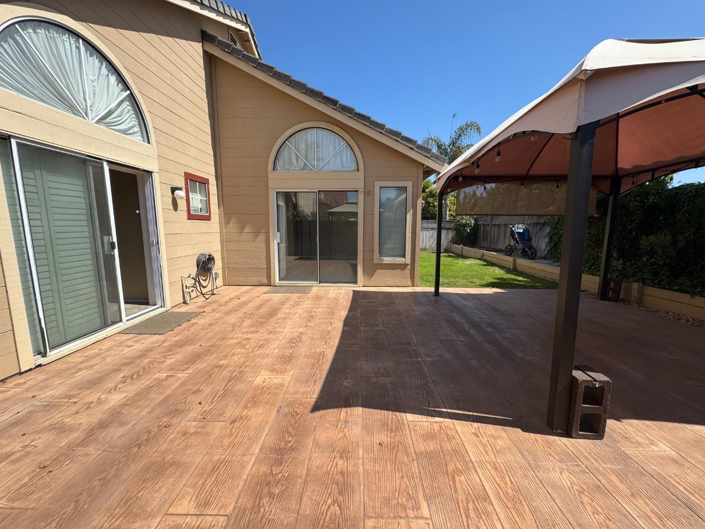Detail Gallery Image 38 of 42 For 1918 Newcastle Dr, Salinas,  CA 93906 - 4 Beds | 2 Baths