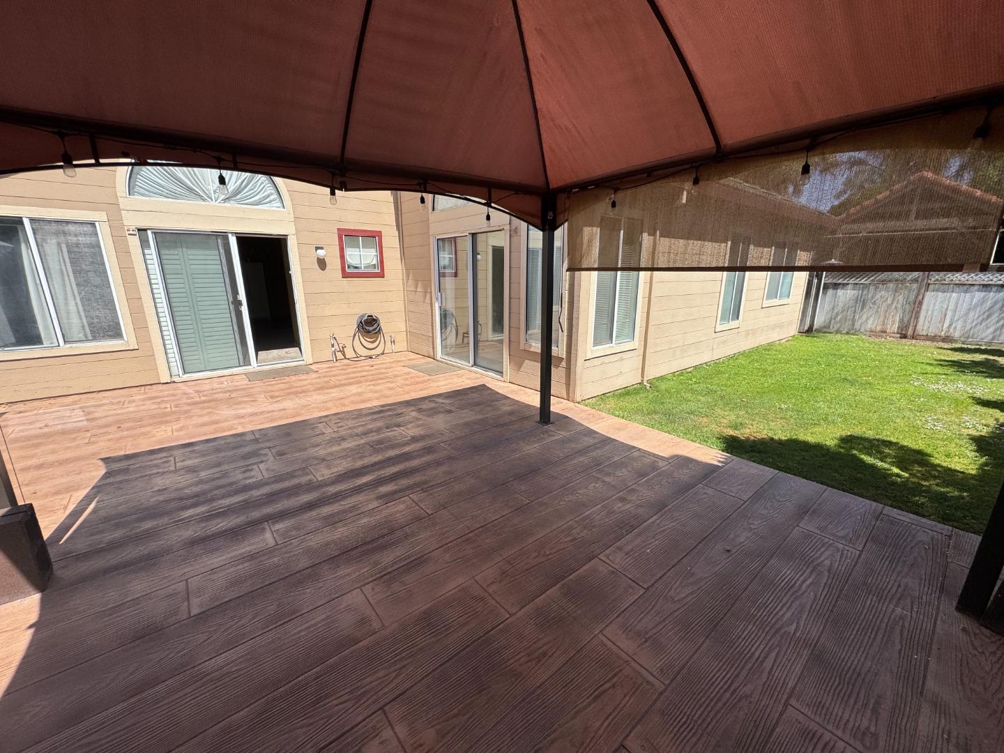 Detail Gallery Image 40 of 42 For 1918 Newcastle Dr, Salinas,  CA 93906 - 4 Beds | 2 Baths