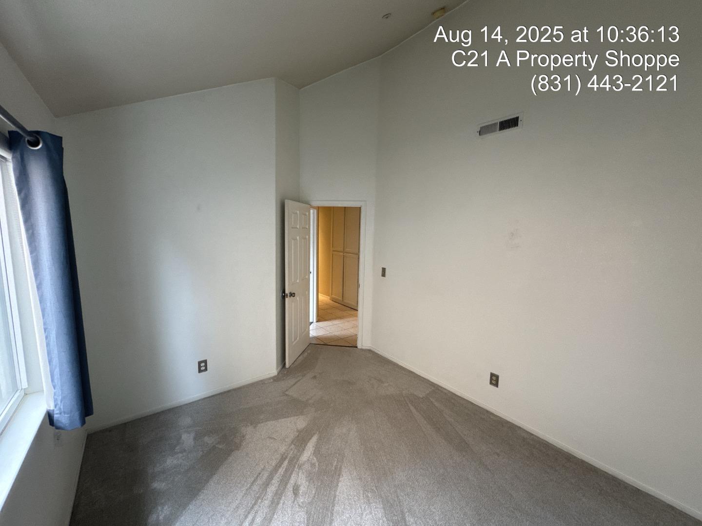Detail Gallery Image 9 of 19 For 1918 Newcastle Dr, Salinas,  CA 93906 - 4 Beds | 2 Baths