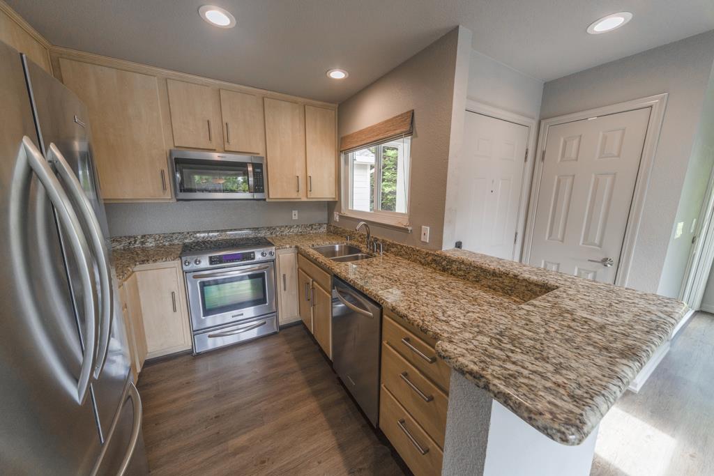 Detail Gallery Image 12 of 39 For 230 Amesport Lndg, Half Moon Bay,  CA 94019 - 2 Beds | 1 Baths