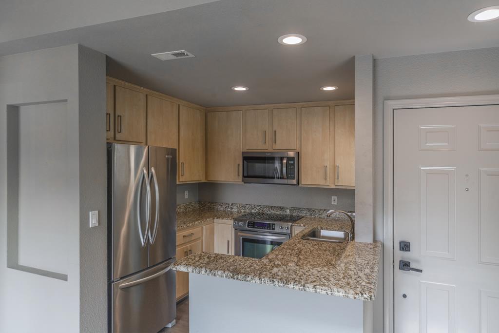Detail Gallery Image 13 of 39 For 230 Amesport Lndg, Half Moon Bay,  CA 94019 - 2 Beds | 1 Baths