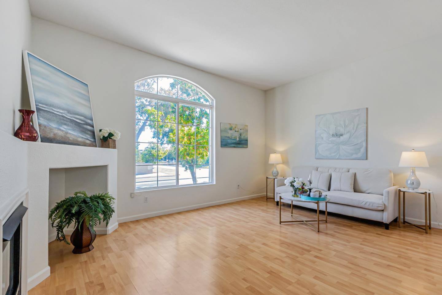 Detail Gallery Image 1 of 40 For 39 Cloud Walk, Milpitas,  CA 95035 - 2 Beds | 2/1 Baths