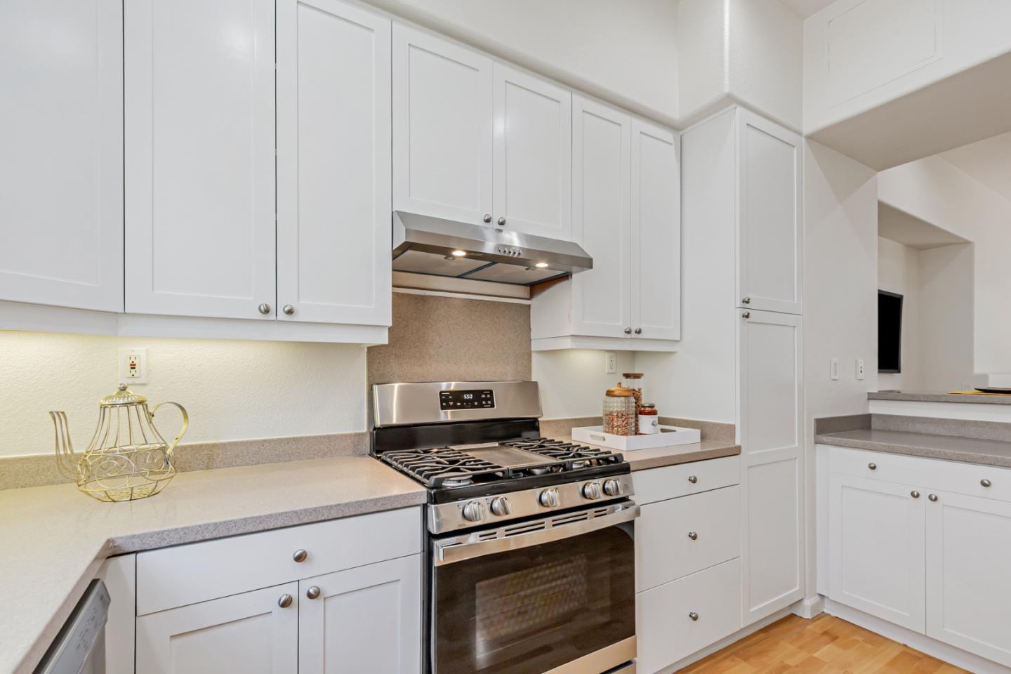 Detail Gallery Image 12 of 40 For 39 Cloud Walk, Milpitas,  CA 95035 - 2 Beds | 2/1 Baths