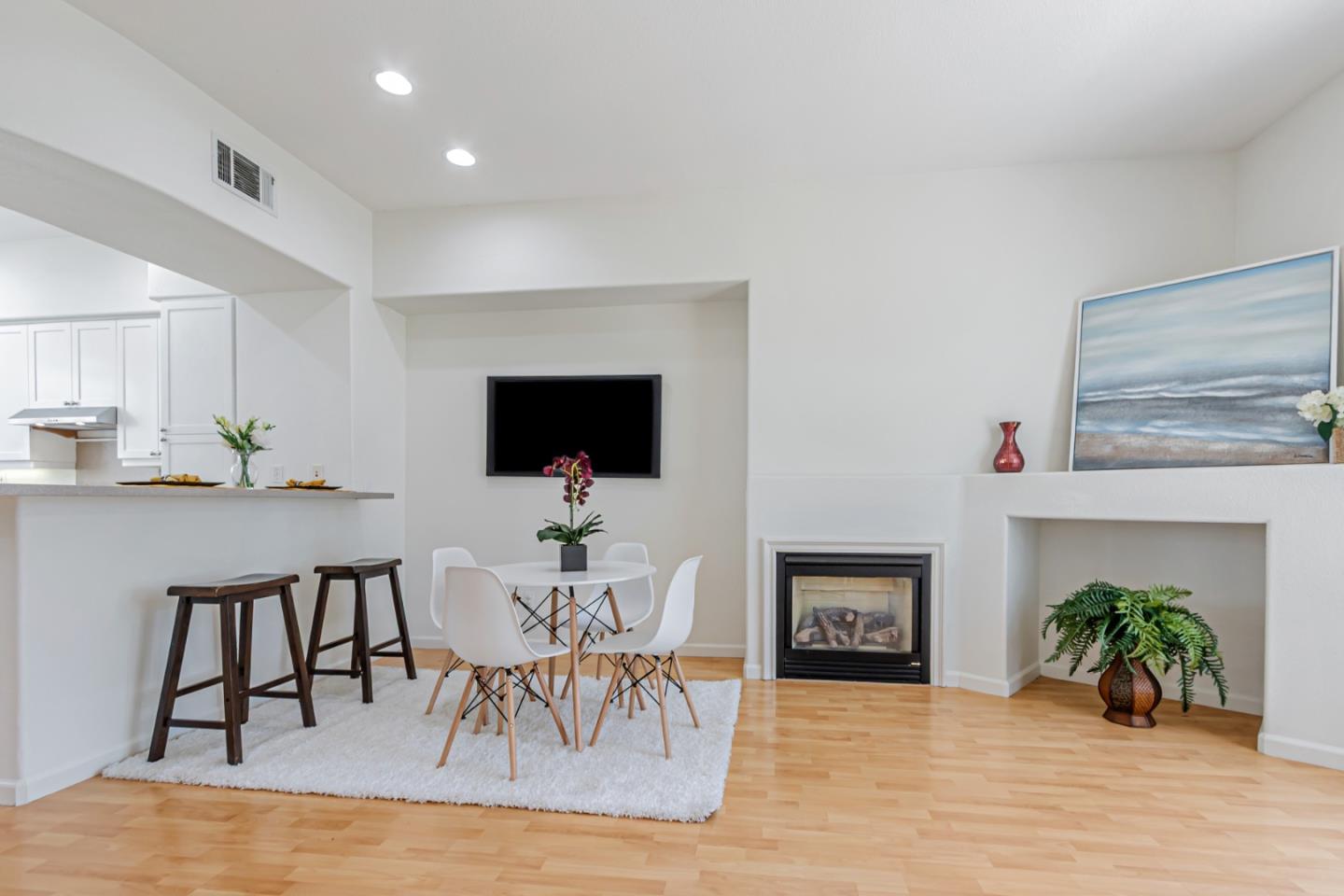Detail Gallery Image 17 of 40 For 39 Cloud Walk, Milpitas,  CA 95035 - 2 Beds | 2/1 Baths