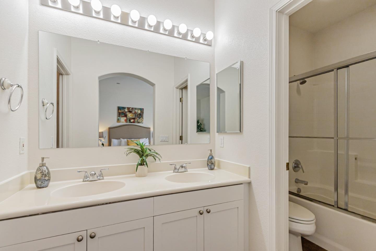 Detail Gallery Image 29 of 40 For 39 Cloud Walk, Milpitas,  CA 95035 - 2 Beds | 2/1 Baths