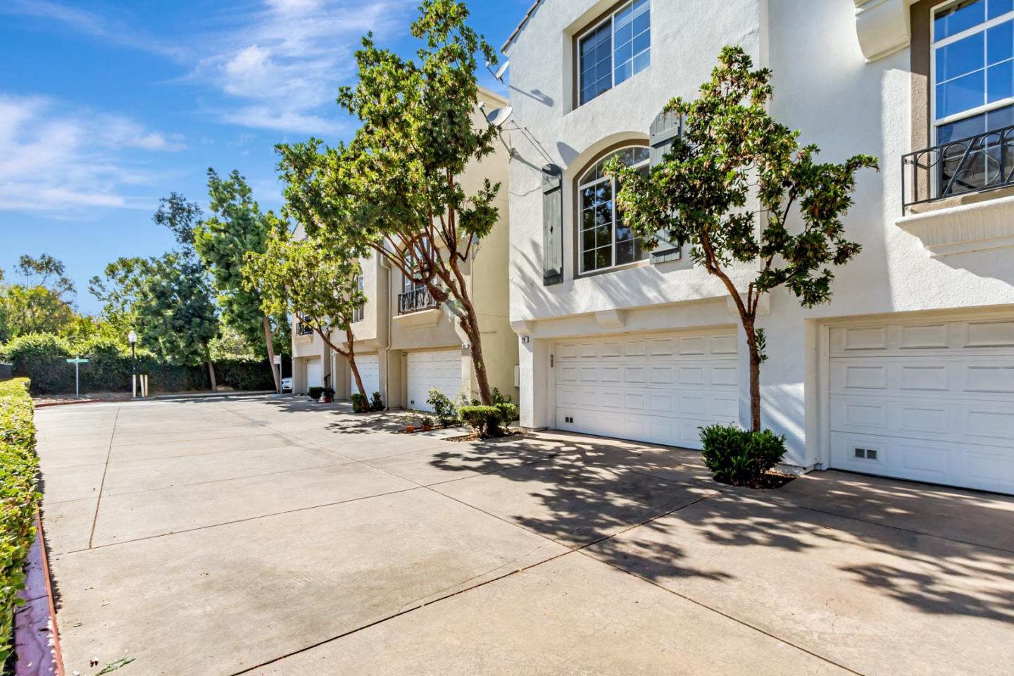 Detail Gallery Image 5 of 40 For 39 Cloud Walk, Milpitas,  CA 95035 - 2 Beds | 2/1 Baths