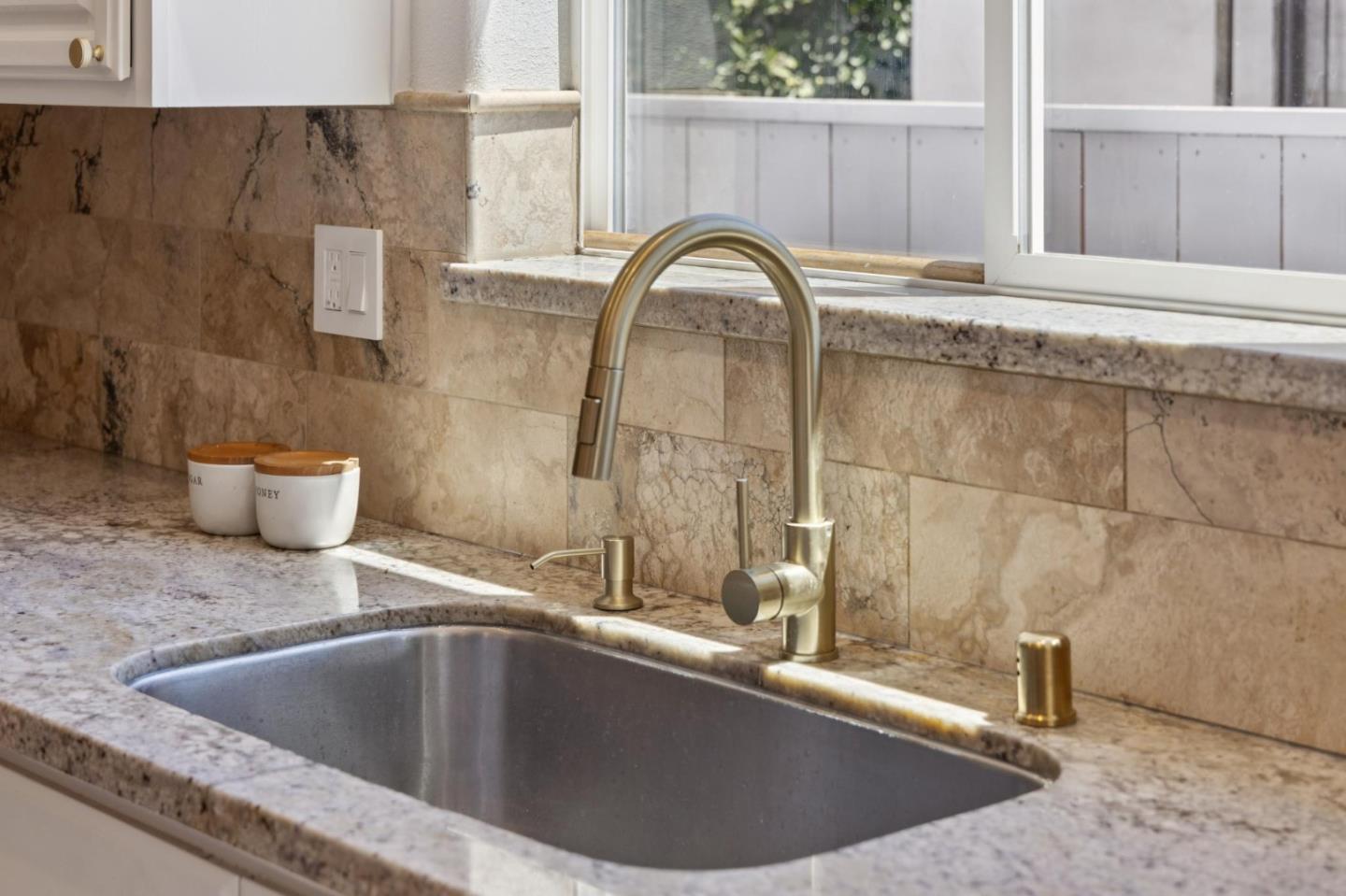 Detail Gallery Image 21 of 122 For 221 S 21st St, San Jose,  CA 95116 - 4 Beds | 3 Baths