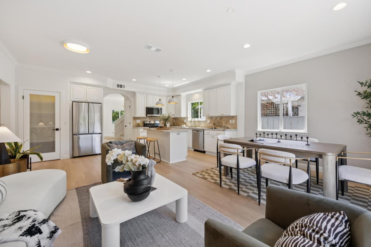 Detail Gallery Image 26 of 122 For 221 S 21st St, San Jose,  CA 95116 - 4 Beds | 3 Baths