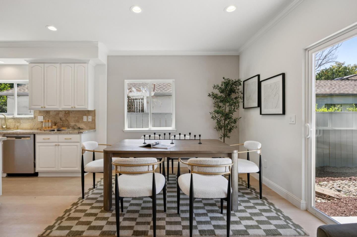 Detail Gallery Image 27 of 122 For 221 S 21st St, San Jose,  CA 95116 - 4 Beds | 3 Baths