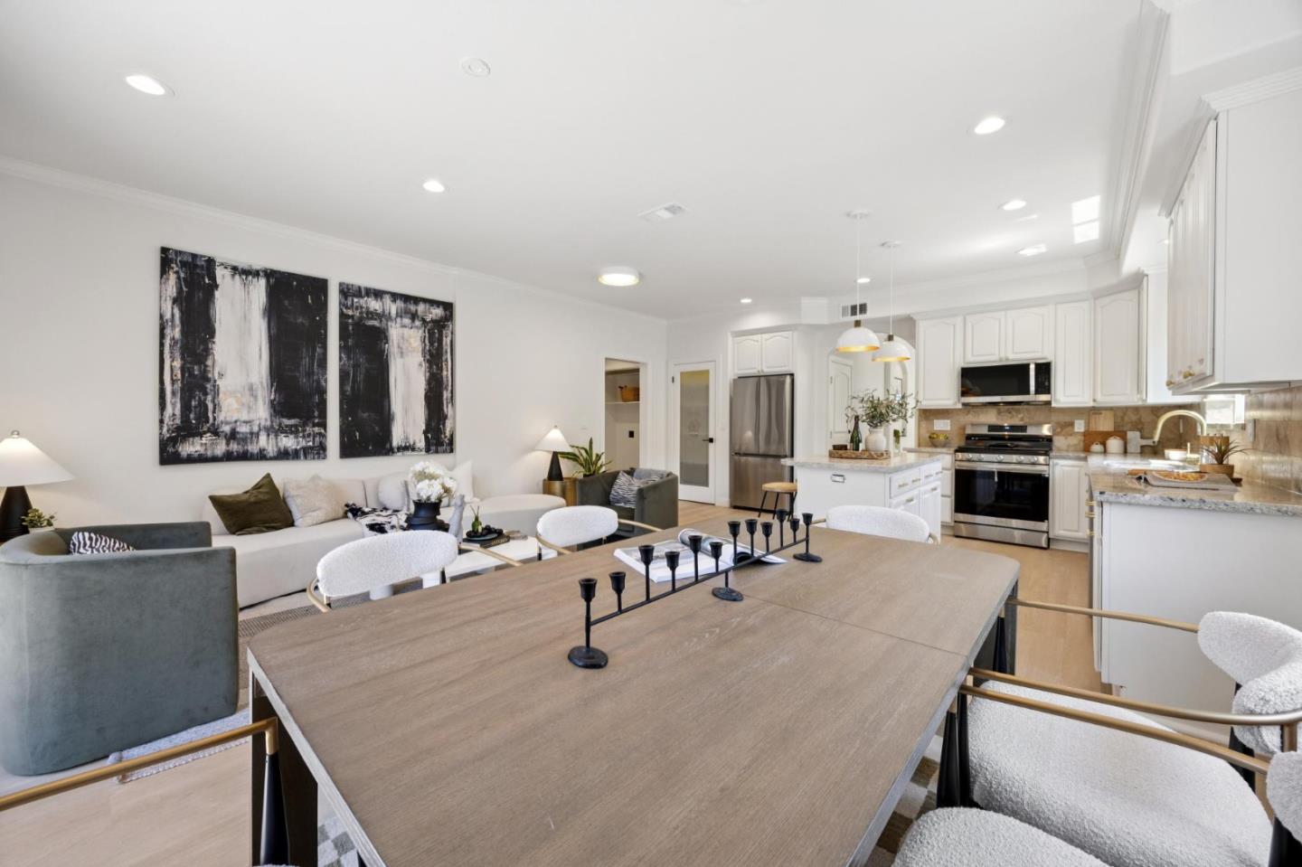 Detail Gallery Image 31 of 122 For 221 S 21st St, San Jose,  CA 95116 - 4 Beds | 3 Baths