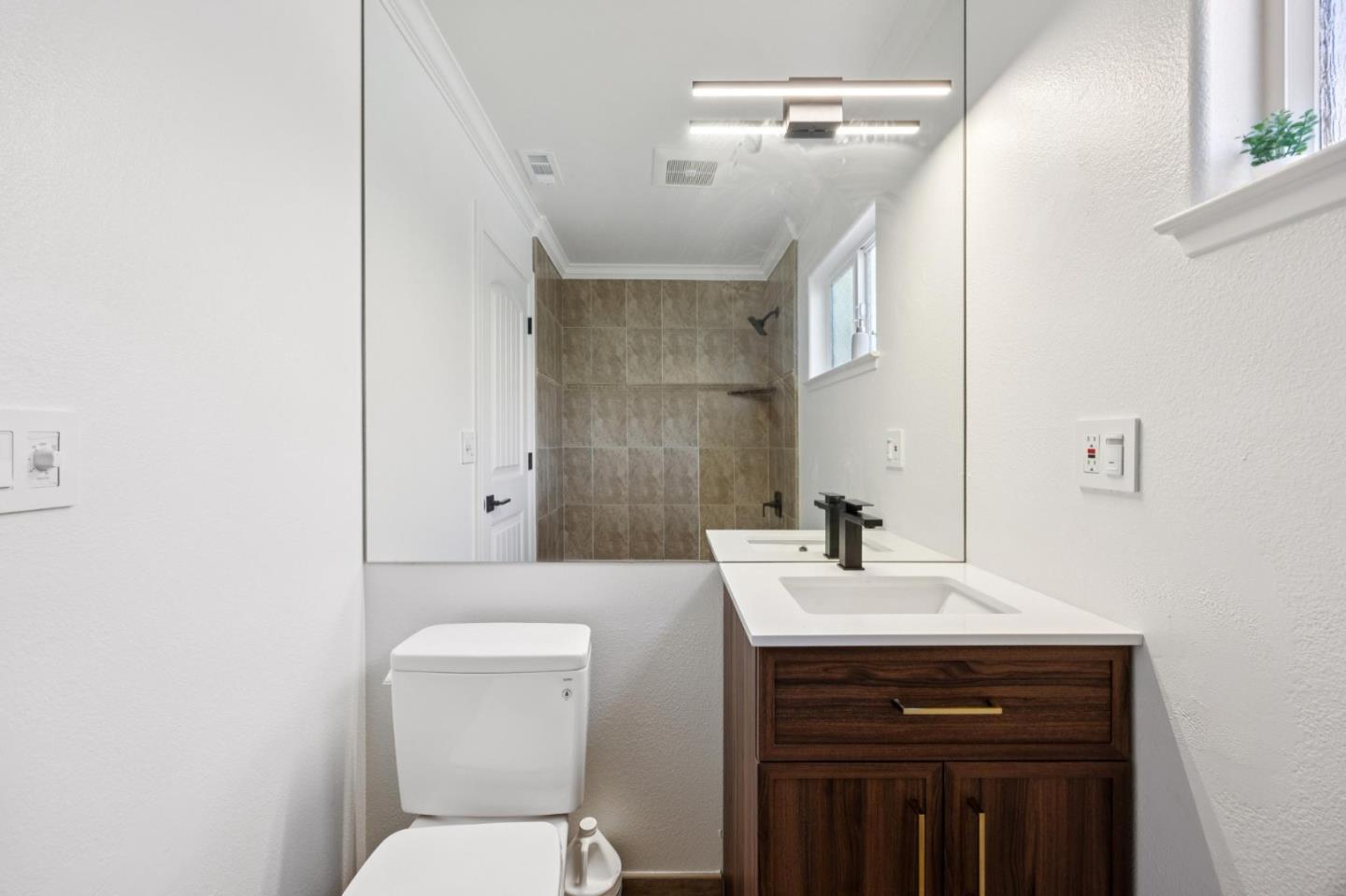 Detail Gallery Image 35 of 122 For 221 S 21st St, San Jose,  CA 95116 - 4 Beds | 3 Baths