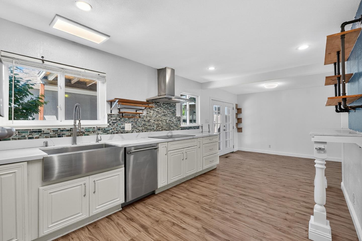 Detail Gallery Image 7 of 56 For 3291 Selva Dr, San Jose,  CA 95148 - 4 Beds | 3 Baths