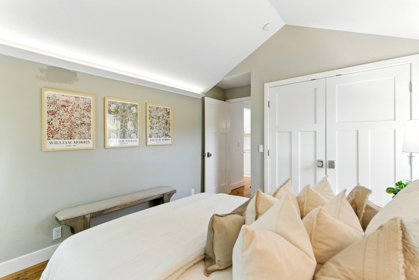 Detail Gallery Image 23 of 60 For 810 Glencrag Way, Woodside,  CA 94062 - 4 Beds | 4 Baths