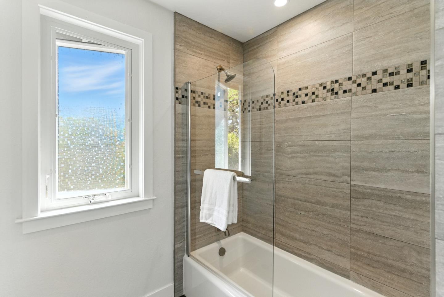 Detail Gallery Image 25 of 60 For 810 Glencrag Way, Woodside,  CA 94062 - 4 Beds | 4 Baths