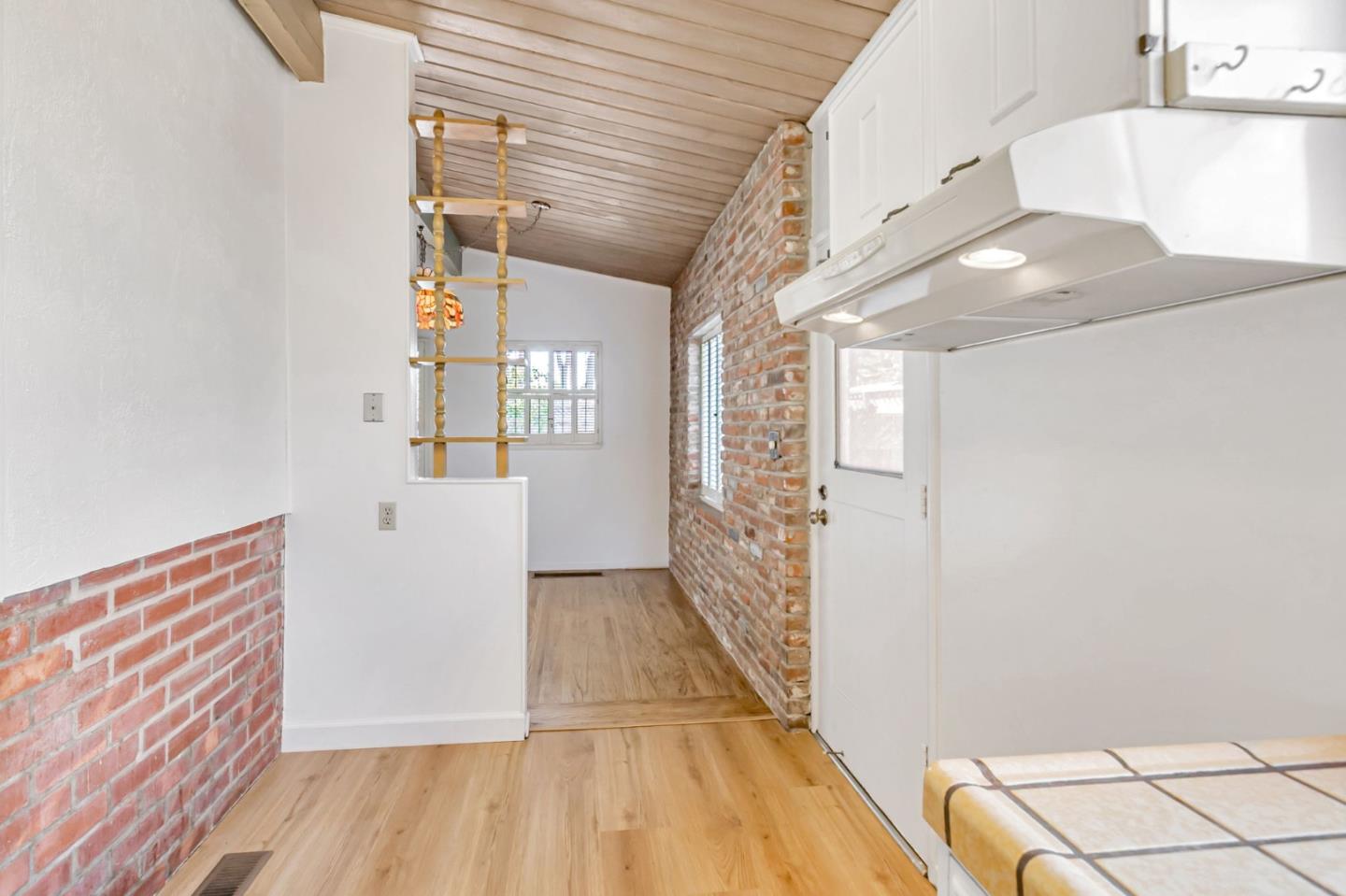 Detail Gallery Image 16 of 55 For 1461 Norman Ave, San Jose,  CA 95125 - 4 Beds | 2/1 Baths