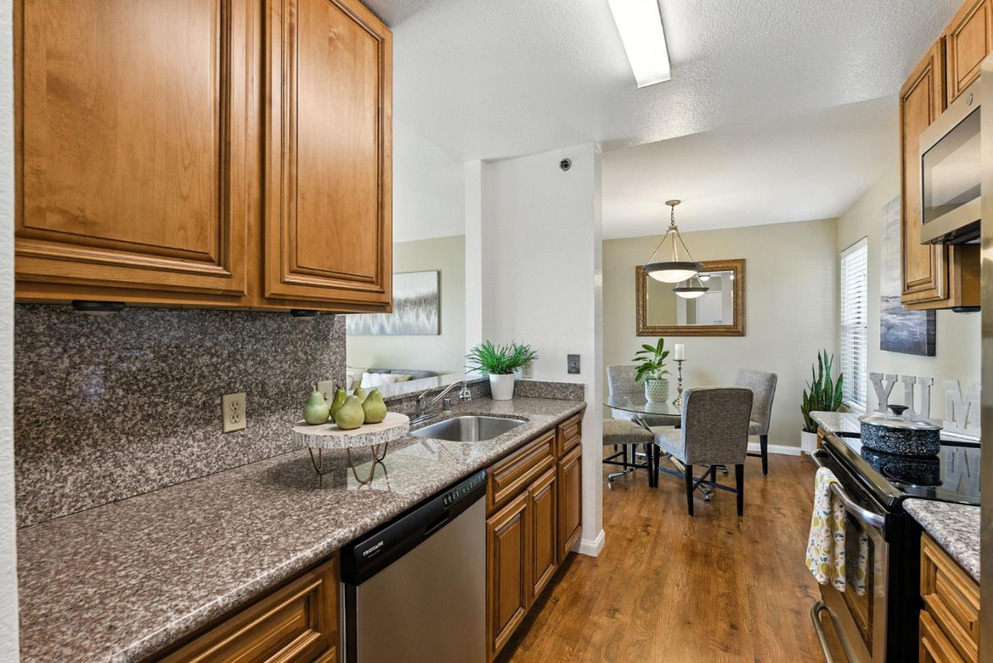 Detail Gallery Image 6 of 37 For 715 Heath Ct #388,  Hayward,  CA 94544 - 2 Beds | 2 Baths