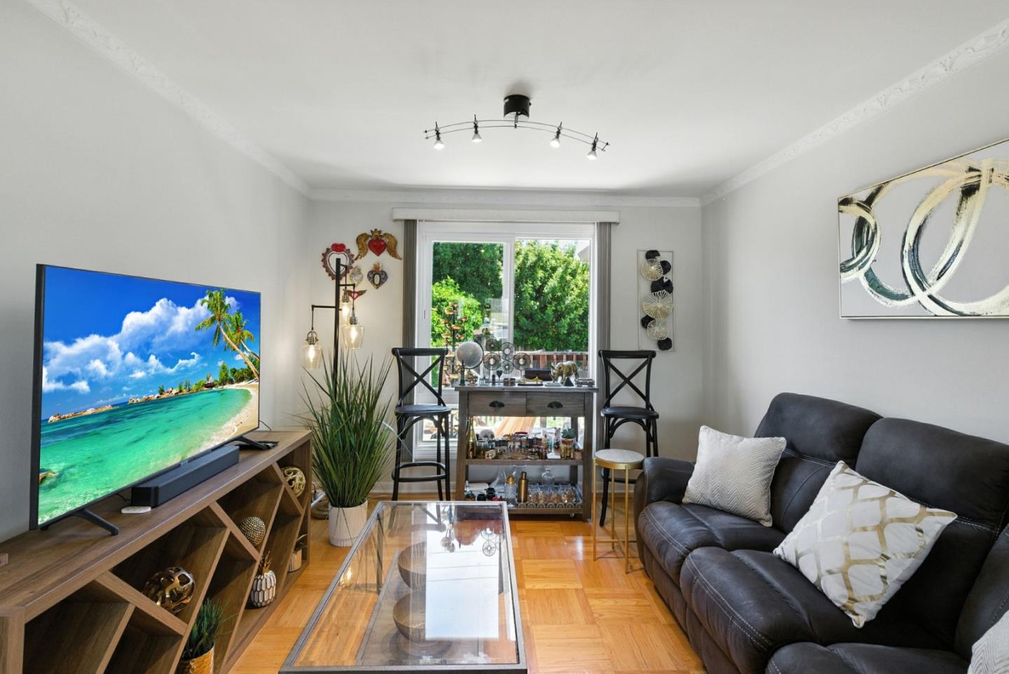 Detail Gallery Image 5 of 23 For 211 Anita Dr, Millbrae,  CA 94030 - 3 Beds | 2 Baths