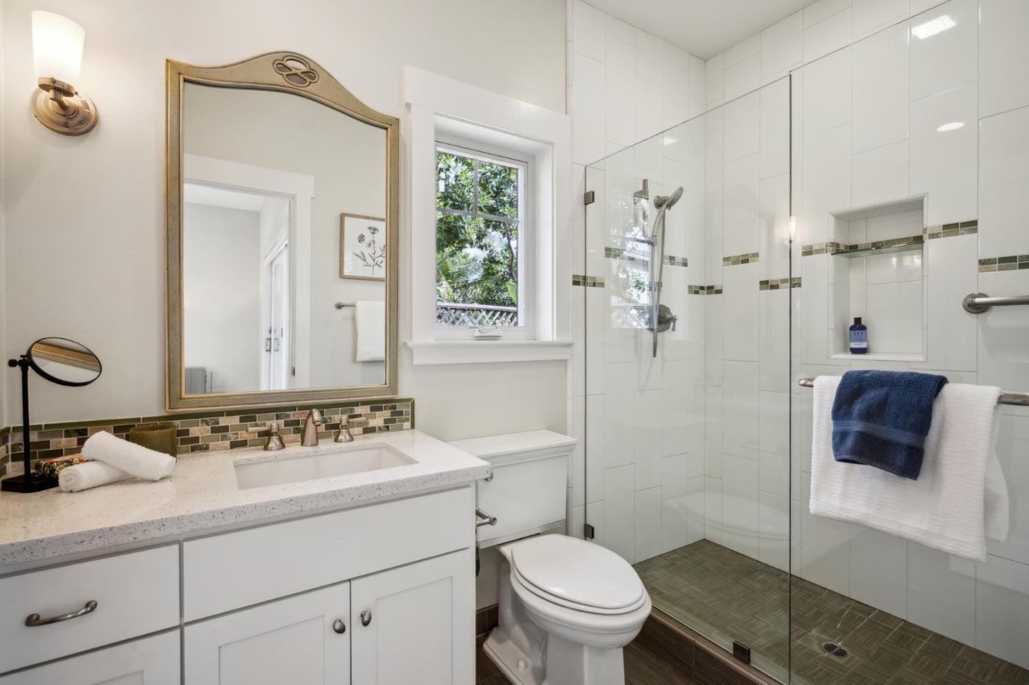Detail Gallery Image 12 of 33 For 21150 Grenola Dr, Cupertino,  CA 95014 - 4 Beds | 4/1 Baths