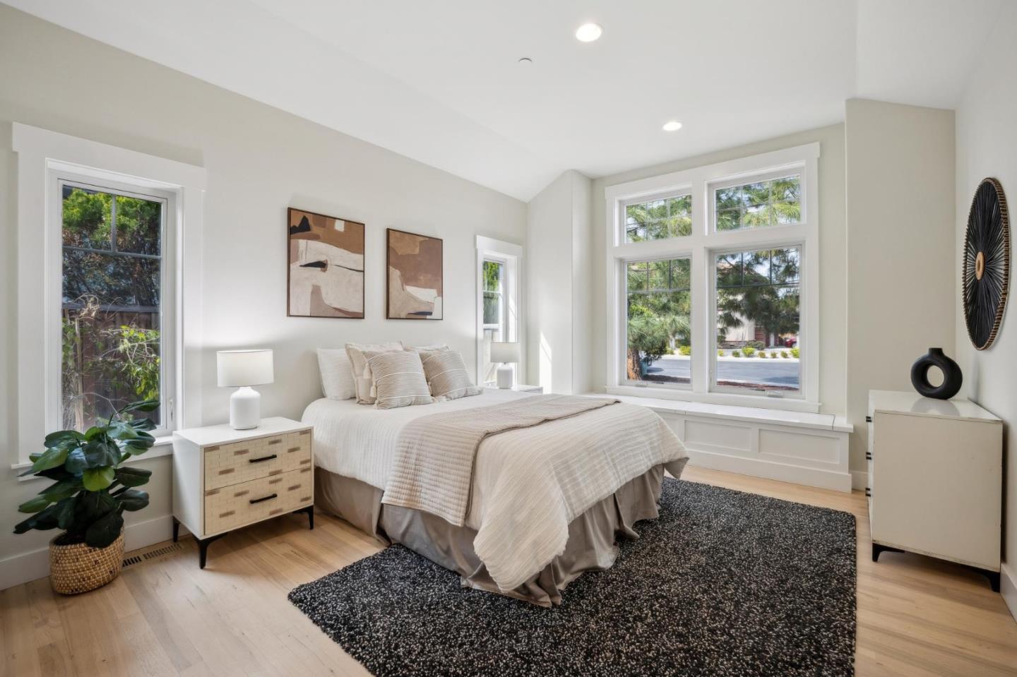 Detail Gallery Image 13 of 33 For 21150 Grenola Dr, Cupertino,  CA 95014 - 4 Beds | 4/1 Baths