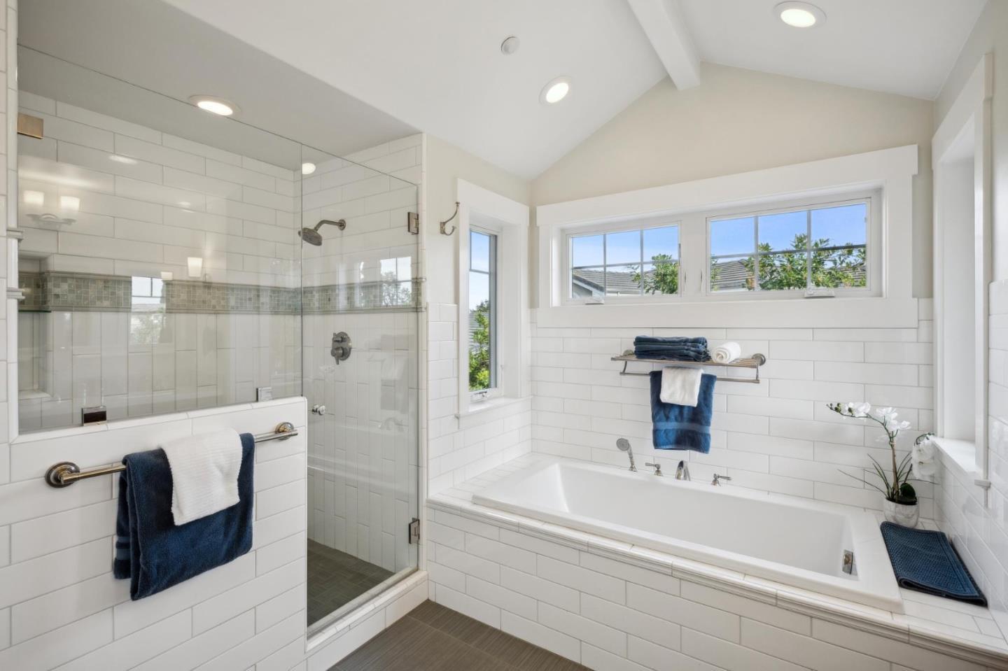 Detail Gallery Image 18 of 33 For 21150 Grenola Dr, Cupertino,  CA 95014 - 4 Beds | 4/1 Baths
