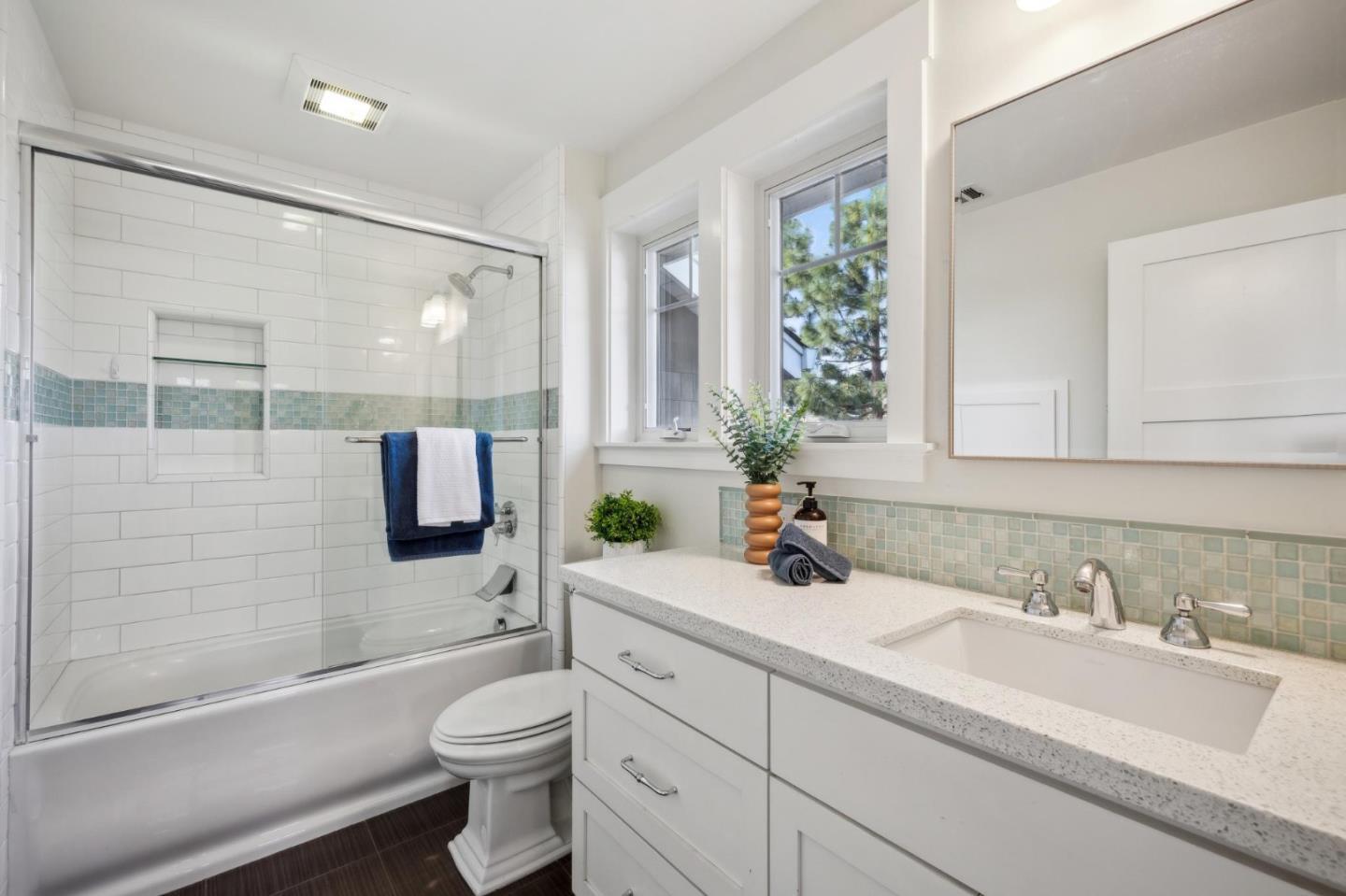 Detail Gallery Image 21 of 33 For 21150 Grenola Dr, Cupertino,  CA 95014 - 4 Beds | 4/1 Baths