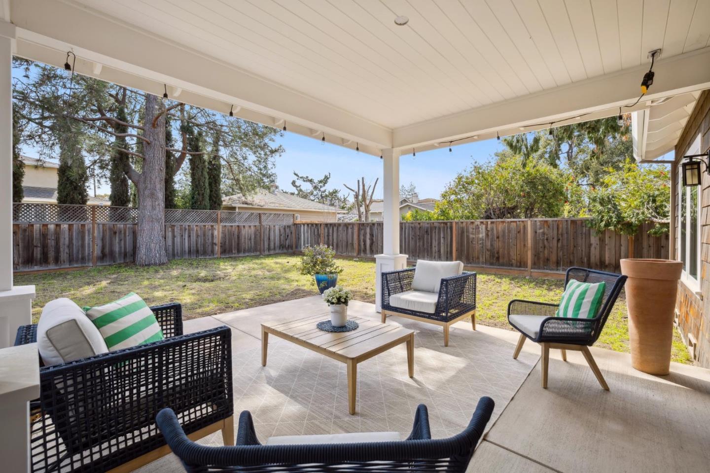 Detail Gallery Image 25 of 33 For 21150 Grenola Dr, Cupertino,  CA 95014 - 4 Beds | 4/1 Baths