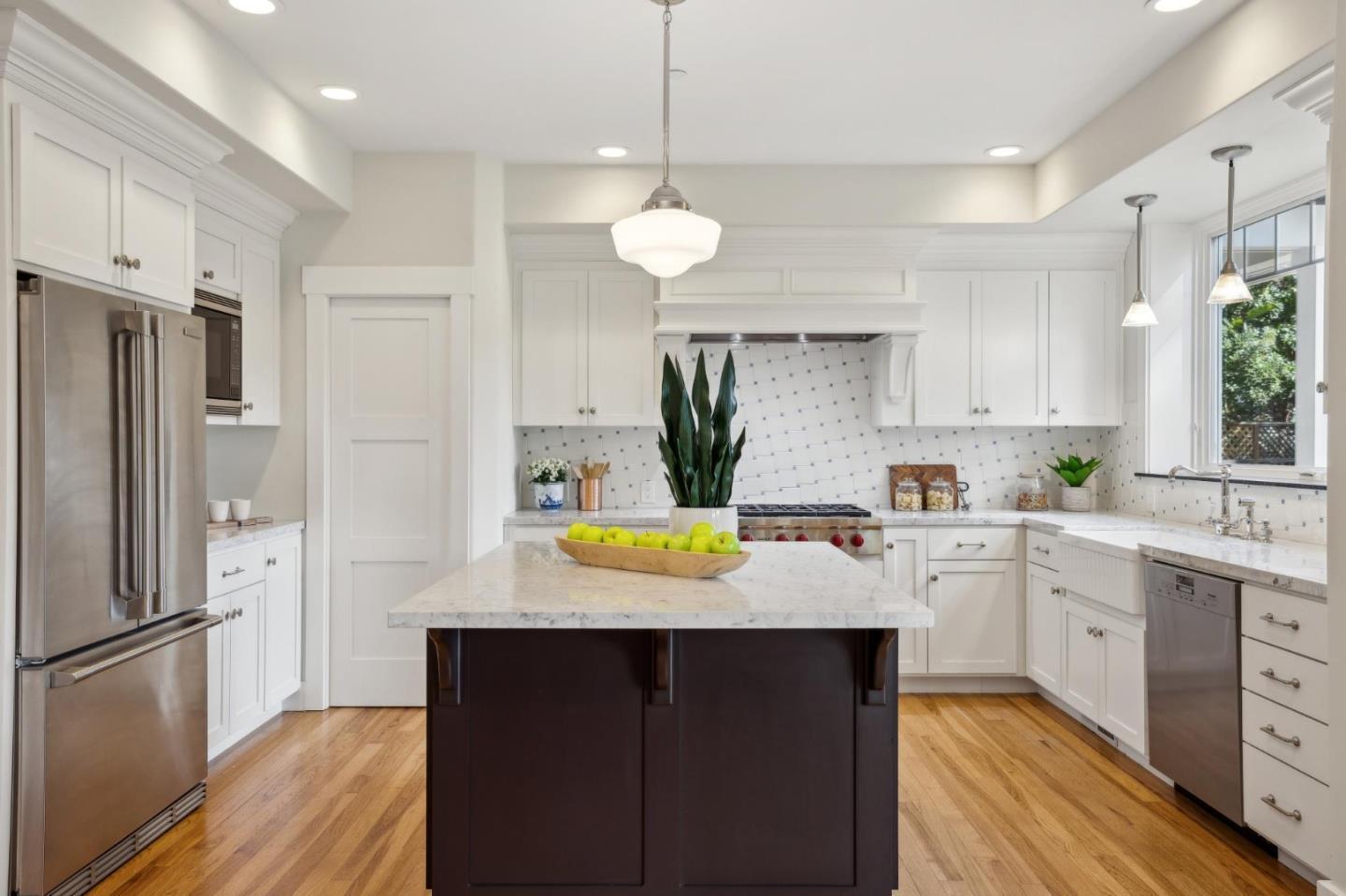 Detail Gallery Image 7 of 33 For 21150 Grenola Dr, Cupertino,  CA 95014 - 4 Beds | 4/1 Baths