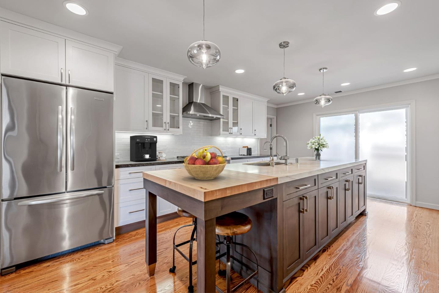 Detail Gallery Image 10 of 48 For 520 Topaz St, Redwood City,  CA 94062 - 3 Beds | 2 Baths