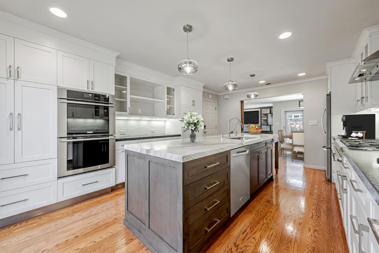 Detail Gallery Image 11 of 48 For 520 Topaz St, Redwood City,  CA 94062 - 3 Beds | 2 Baths